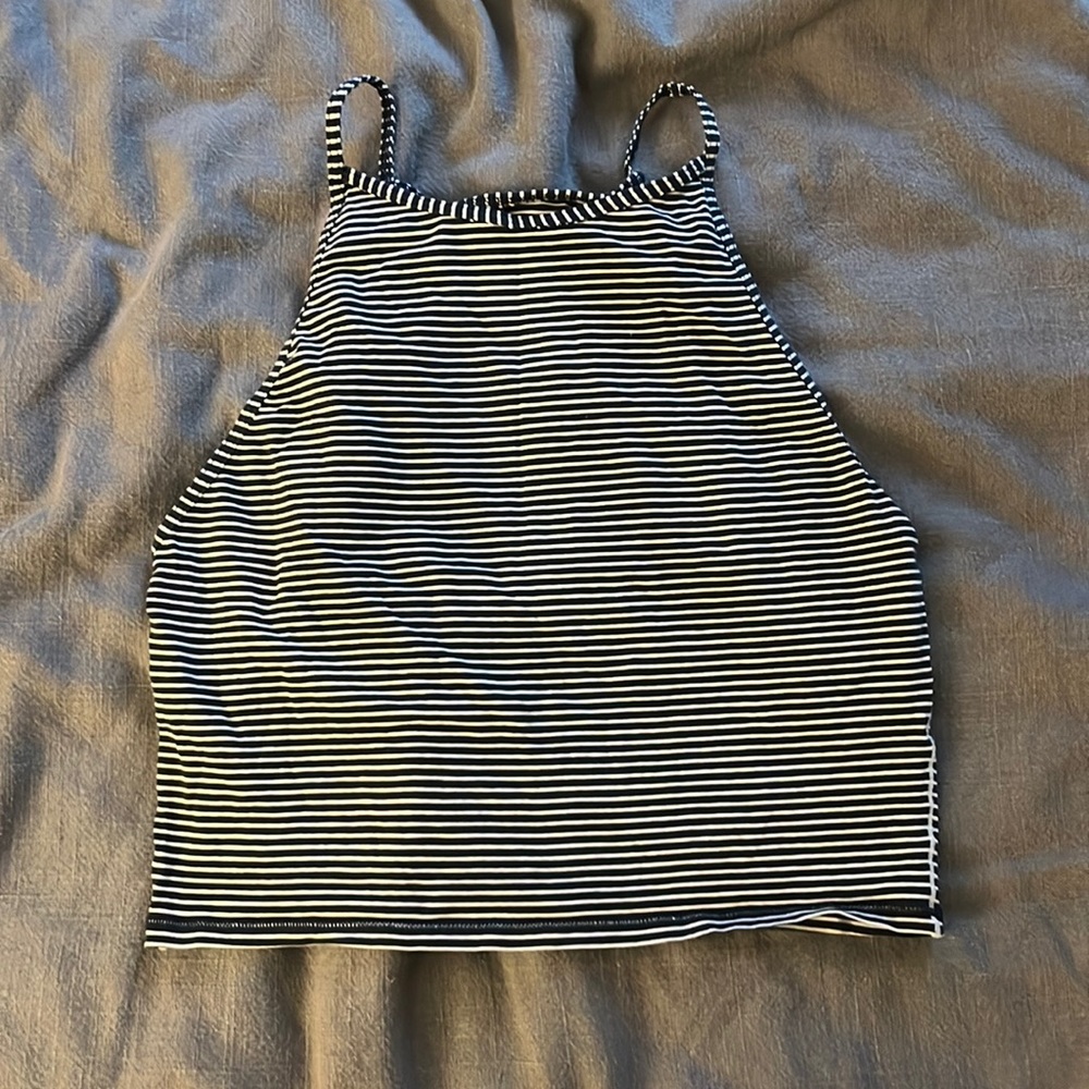 Lululemon crop top